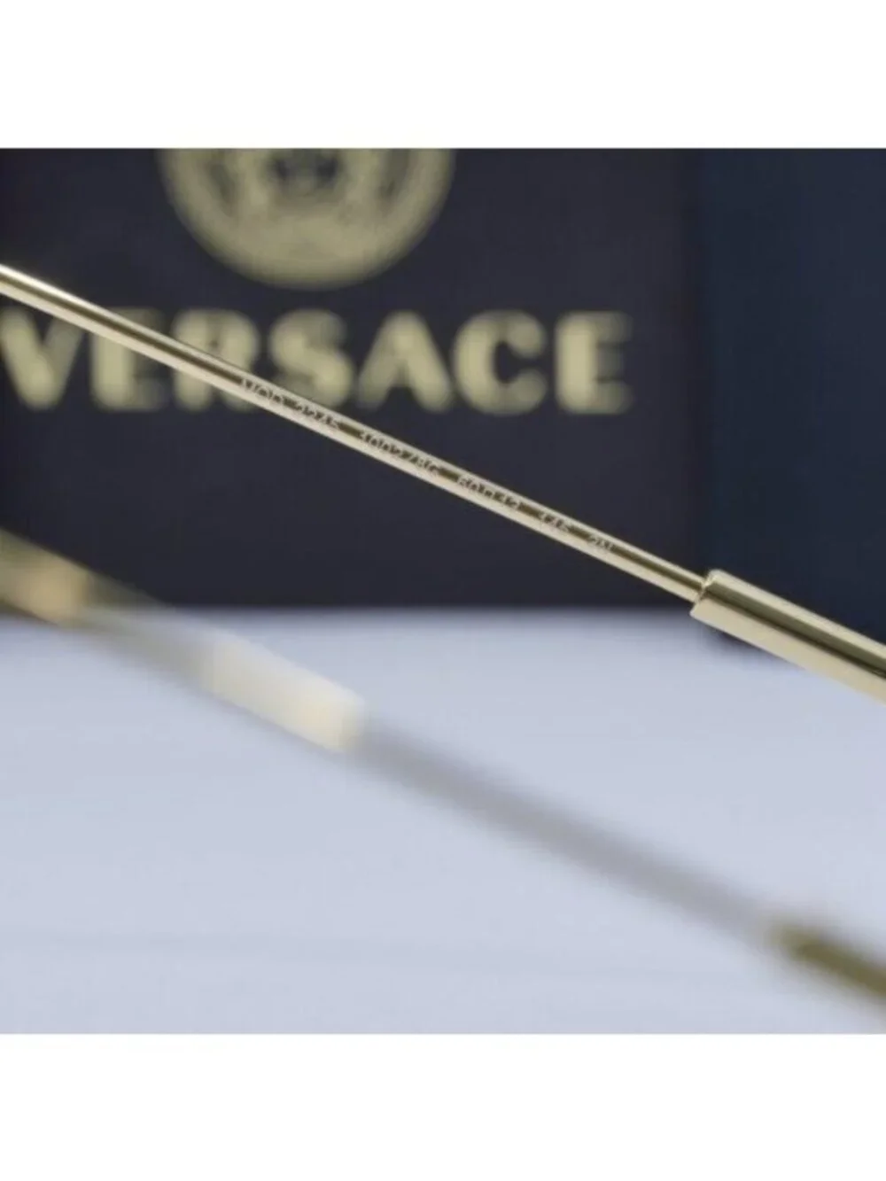 Versace model ve2245